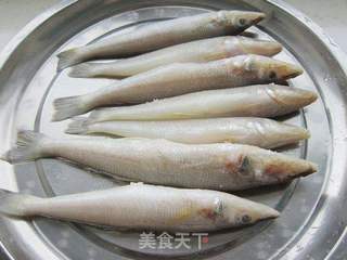 红烧沙丁鱼的做法步骤:2