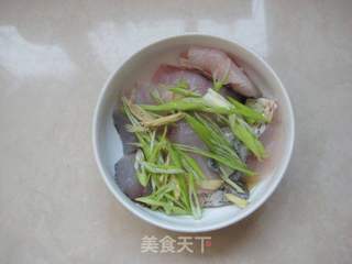 韩式辣酱汤鲜鱼火锅的做法步骤:4
