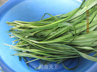 出九的韭(九)菜馅饺子----如何调韭菜馅不出水?的做法步骤:2