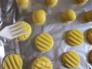 蛋黄饼干的做法步骤:10