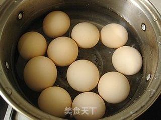 简单做出一锅好卤汤------卤蛋做法(附剥蛋技巧)的做法步骤:2
