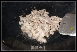 蟹味菇炒肉片的做法步骤：3