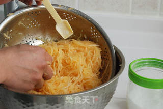 凉拌金瓜丝的做法步骤：2
