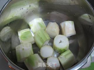 大俗大雅咸肉炖靠菜的做法步骤：3