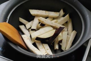 避免茄子“吃”油的小妙招——不油不腻吃茄子的做法步骤:4