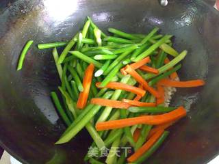 蒜苔炒牛肉的做法步骤：7