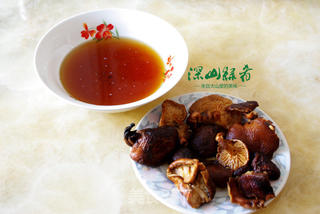 回归食物最真的味-野生香菇炖乌鸡的做法步骤:2