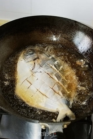 【干烧鲳鱼】冷冻鱼也能做出好味道的做法步骤:6