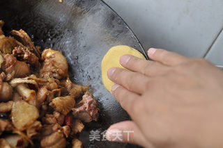 地锅鸡的做法步骤:7