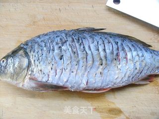 酸酸甜甜好滋味——莴笋糖醋鲤鱼的做法步骤：1