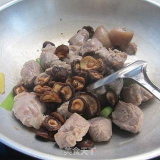 香菇炖肉的做法步骤:6