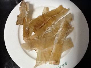 枸杞红枣筒骨鱼泡汤的做法步骤:2