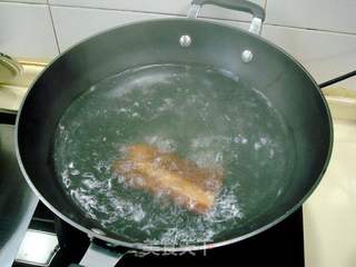 家常菜“芦笋炒腊肉”的做法步骤：2