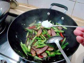 家常菜“芦笋炒腊肉”的做法步骤：8
