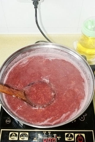 【自制草莓果酱】品尝春天的果香酸甜的做法步骤:6
