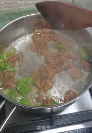 菠萝炒牛肉的做法步骤:7