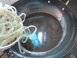蒜苔丁配卤粉的做法步骤：5