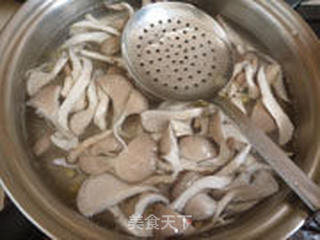 蘑菇豆腐羹的做法步骤:3