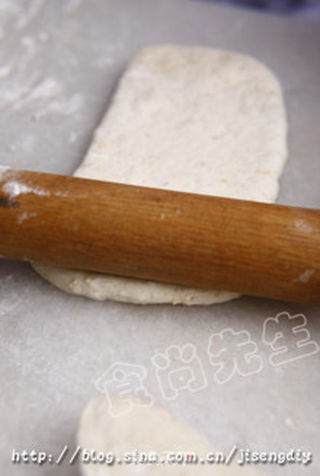 教你怎样烤出暄腾腾的美味燕麦吐司的做法步骤:6