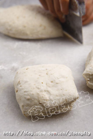 教你怎样烤出暄腾腾的美味燕麦吐司的做法步骤:4