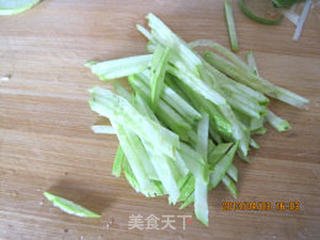 春季养肝小凉菜——蒜沫拌猪肝的做法步骤:3