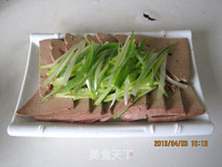 春季养肝小凉菜——蒜沫拌猪肝的做法步骤:8