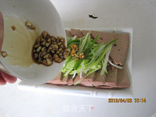 春季养肝小凉菜——蒜沫拌猪肝的做法步骤:9