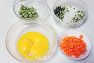 黄金蛋炒饭的做法步骤：2