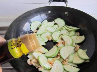 虾仁炒西葫芦的做法步骤:7