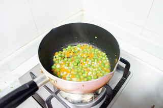 黄金蛋炒饭的做法步骤：5
