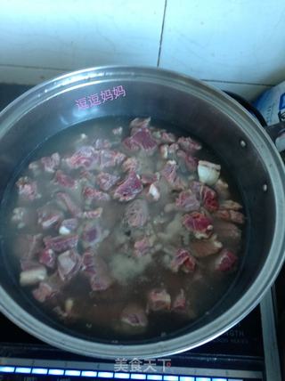 牛肉炖萝卜的做法步骤:3