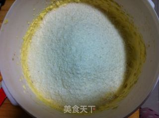 黄金全蛋椰蓉球的做法步骤:4