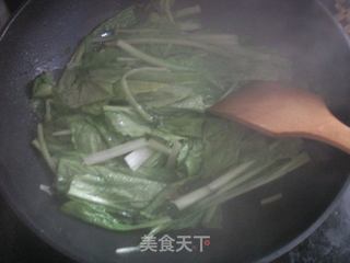 小白菜血肠砂锅的做法步骤:2
