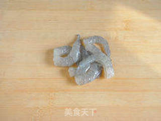 【玉米虾卷】--- 色香味俱全的营养菜的做法步骤:2