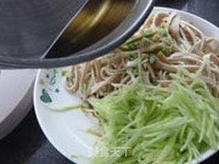 温拌黄瓜豆腐丝的做法步骤:7