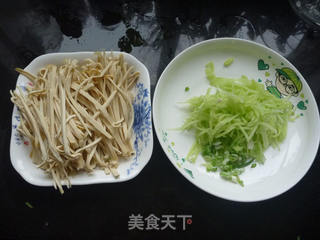 温拌黄瓜豆腐丝的做法步骤:2