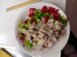 三色鸡丁的做法步骤:3