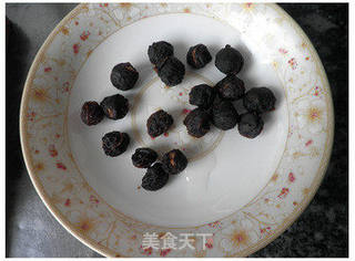 红枣桂圆木瓜汤的做法步骤:2