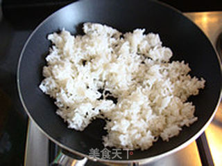 【金包银蛋炒饭】的做法步骤:3