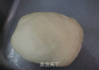 酥皮羊角包的做法步骤：1