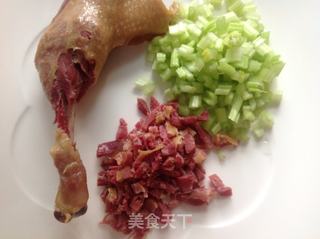 腊鸭芹菜炒饭的做法步骤：1