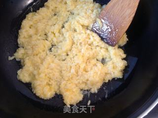 腊鸭芹菜炒饭的做法步骤：4