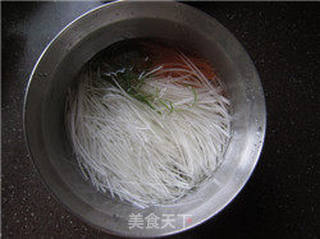 清蒸鲈鱼的做法步骤:9
