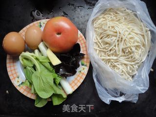 简单家常面食------【西红柿鸡蛋面】的做法步骤：1