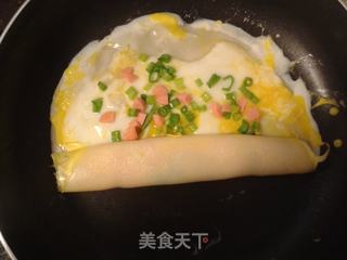【葱香火腿蛋饼卷】的做法步骤:5