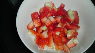 酸奶草莓羹的做法步骤:3