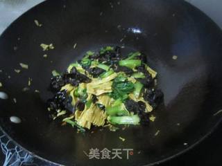 【木耳腐竹炒油菜】---美味小炒勺的做法步骤：10
