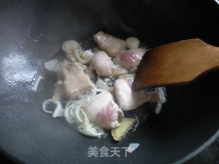 酸菜咸肉火锅的做法步骤：5