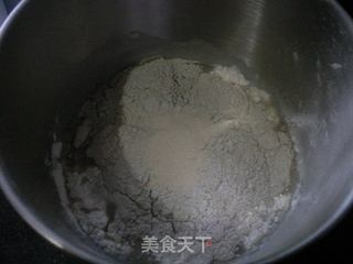 香酥粒粗粮包的做法步骤：1