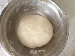 自制披萨的做法步骤：1